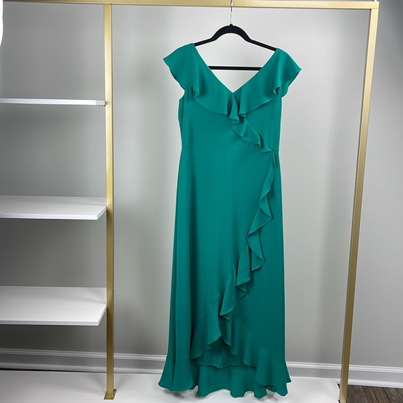 London Times Dresses & Skirts - London Times Emerald Green Ruffled Dress Ladies Size 8